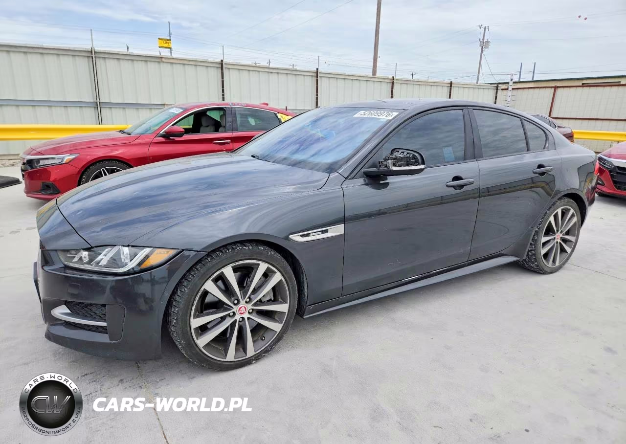 2017 Jaguar Xe R - Sport – zdjęcie 1 z 12
