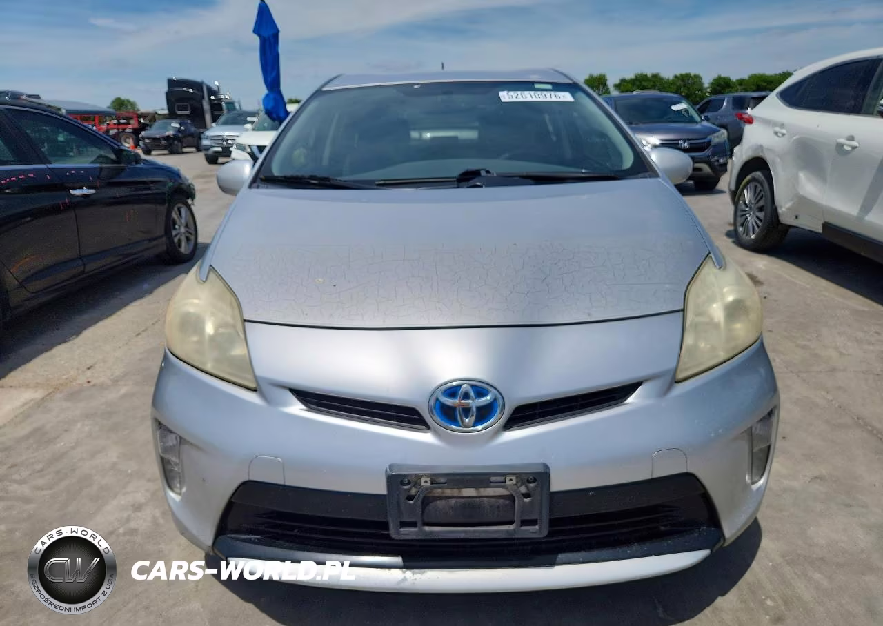 2012 Toyota Prius Three VIN:JTDKN3DUXC1571101 - 5