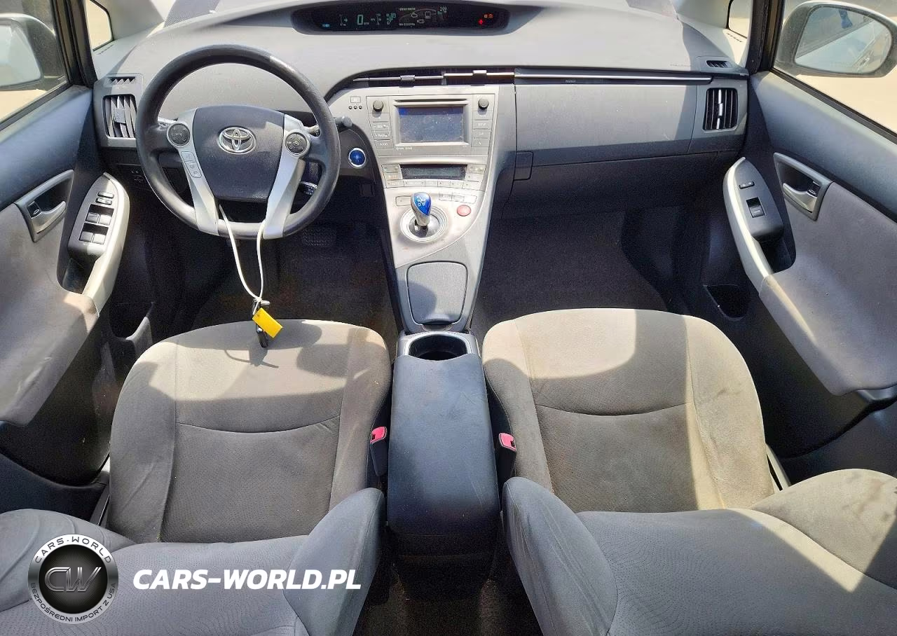 2012 Toyota Prius Three VIN:JTDKN3DUXC1571101 - 8