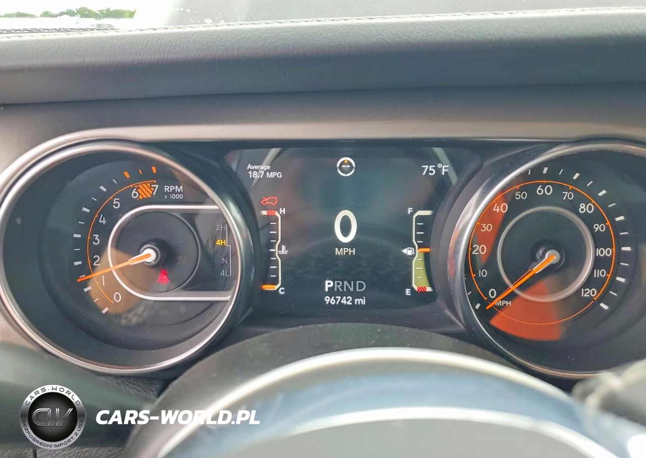 2020 Jeep Wrangler Unlimited Sahara VIN:1C4HJXEN0LW147949 - 9