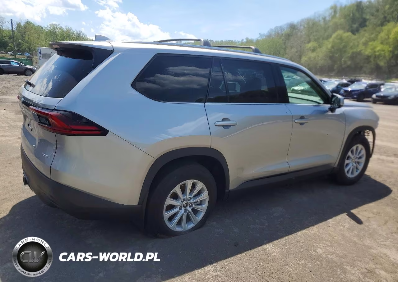 2025 Toyota Grand Highlander VIN:5TDACAB56SS046085 - 3