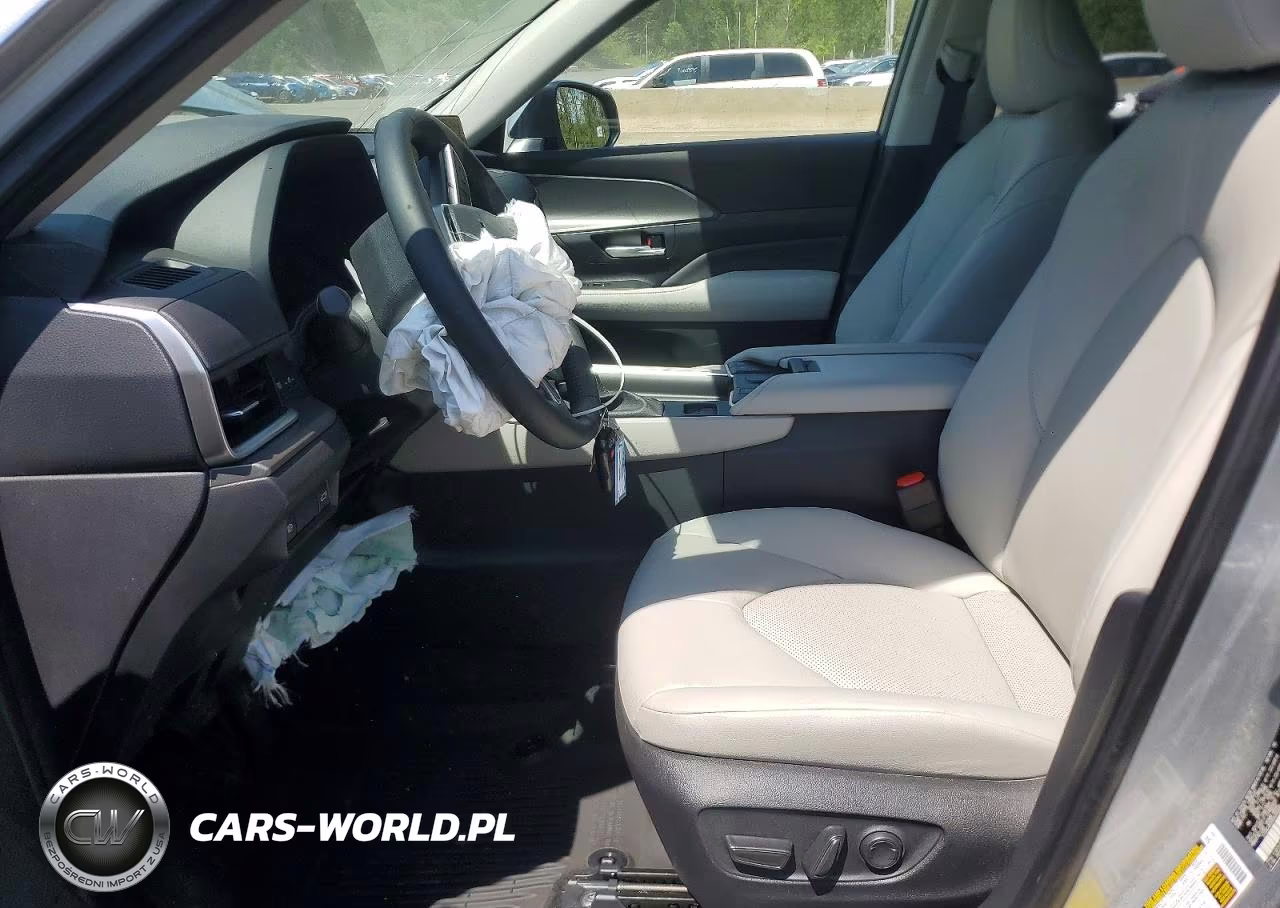 2025 Toyota Grand Highlander VIN:5TDACAB56SS046085 - 7