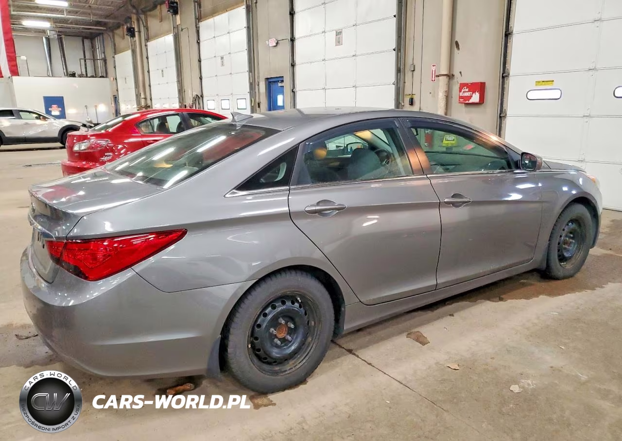 2013 Hyundai Sonata Gls VIN:5NPEB4AC8DH548661 - 3