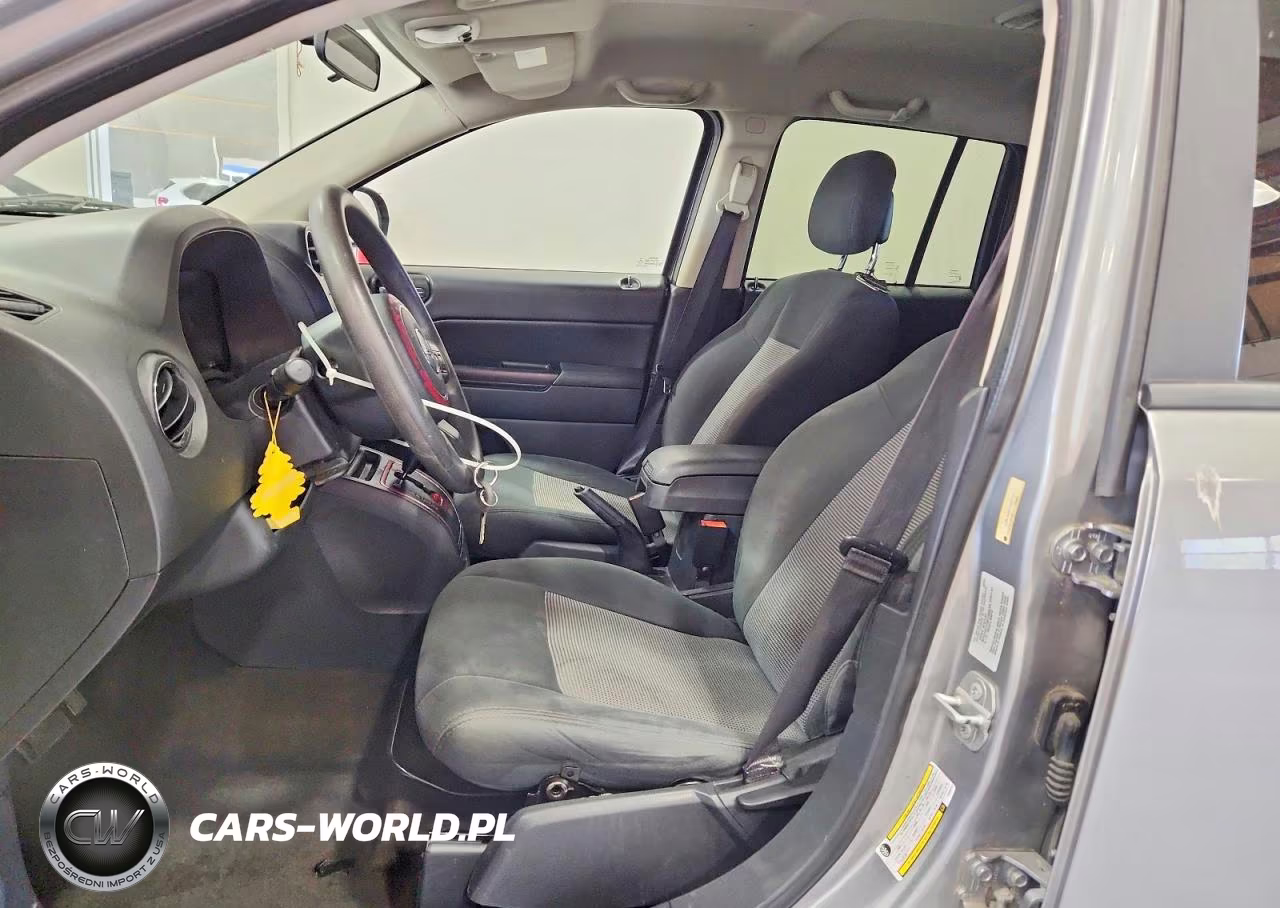 2015 Jeep Compass Sport VIN:1C4NJDBB7FD283121 - 7