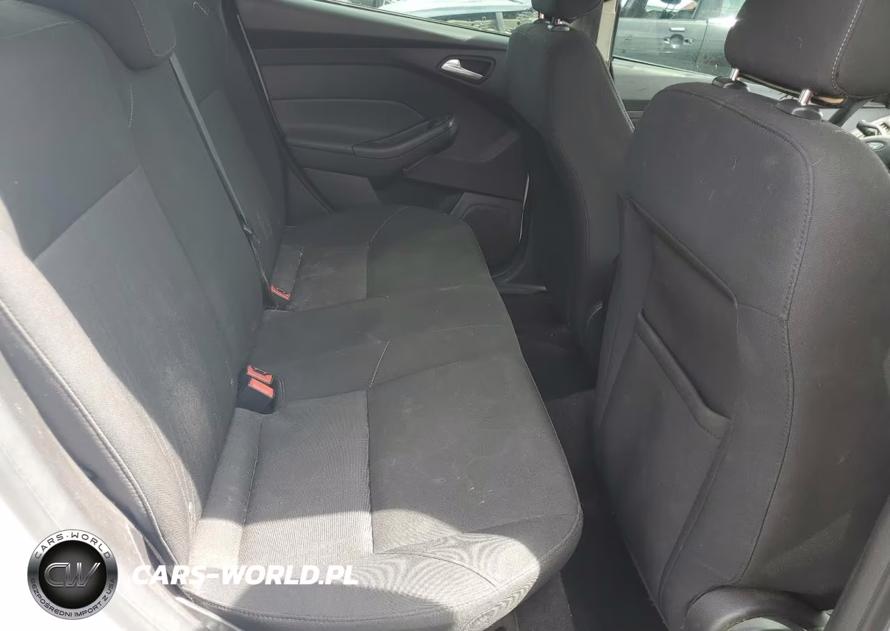 2018 Ford Focus VIN:1FADP3F20JL250402 - 10