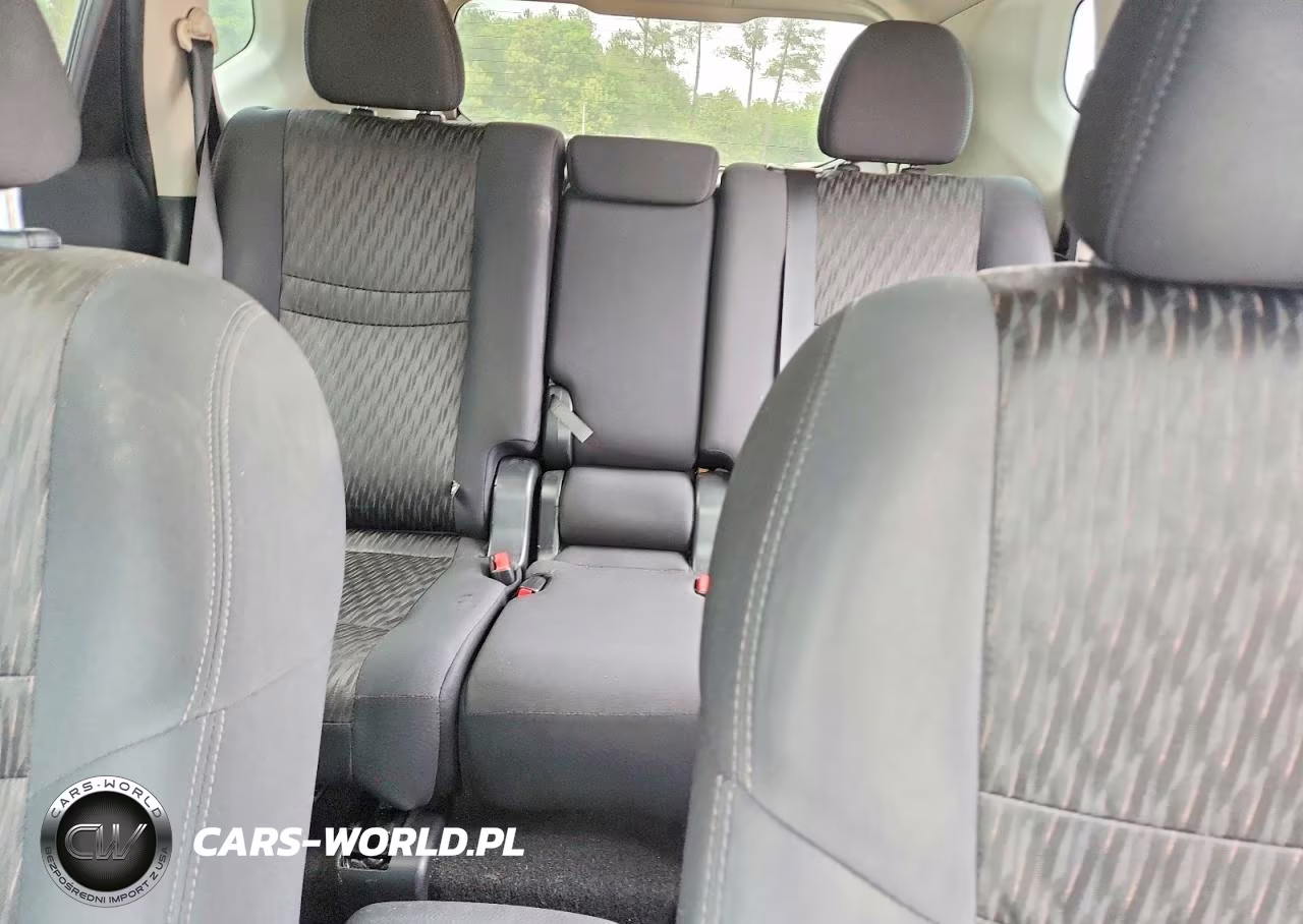 2018 Nissan Rogue S VIN:5N1AT2MT5JC753286 - 10