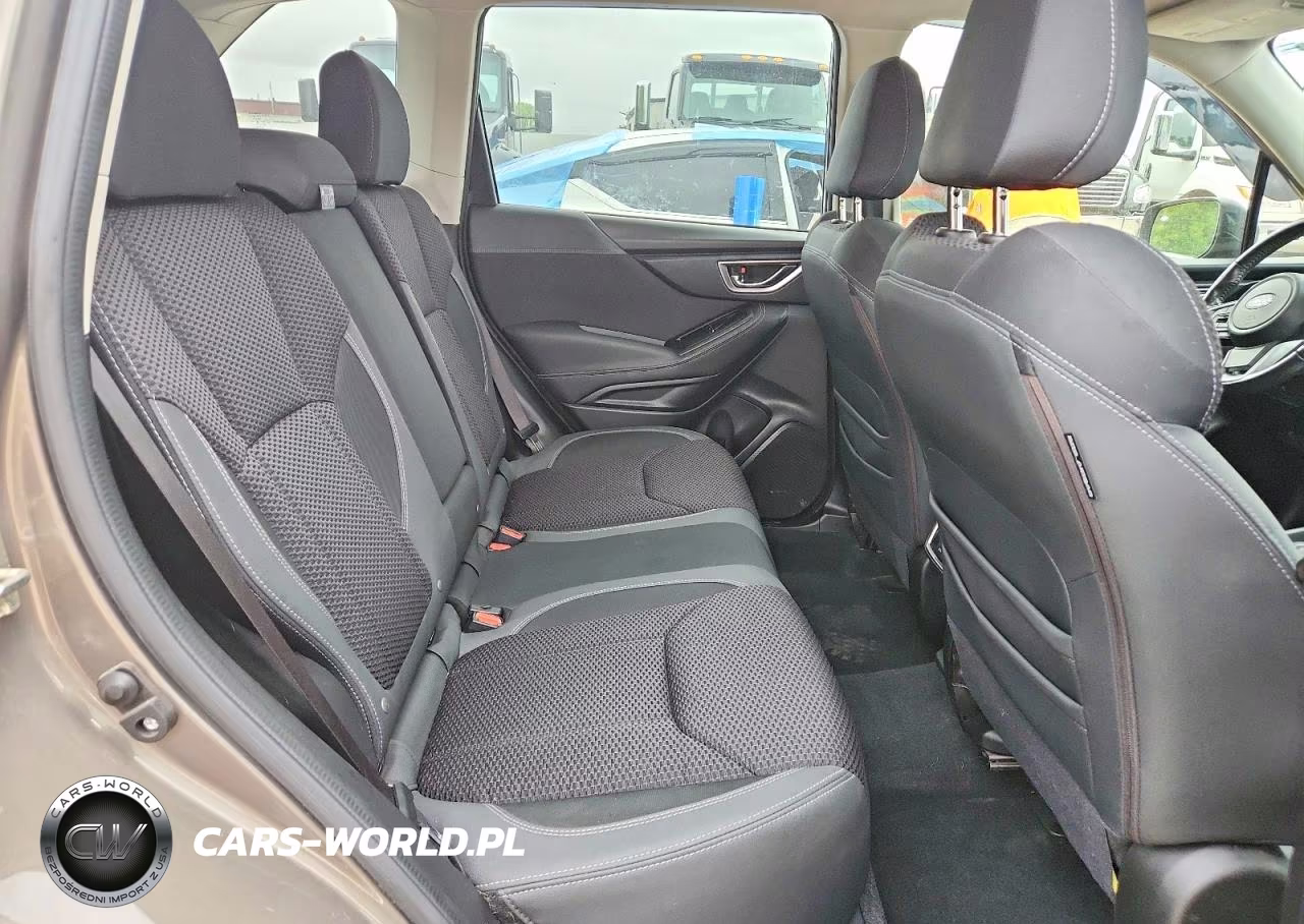 2020 Subaru Forester Premium VIN:JF2SKAJC5LH405926 - 10