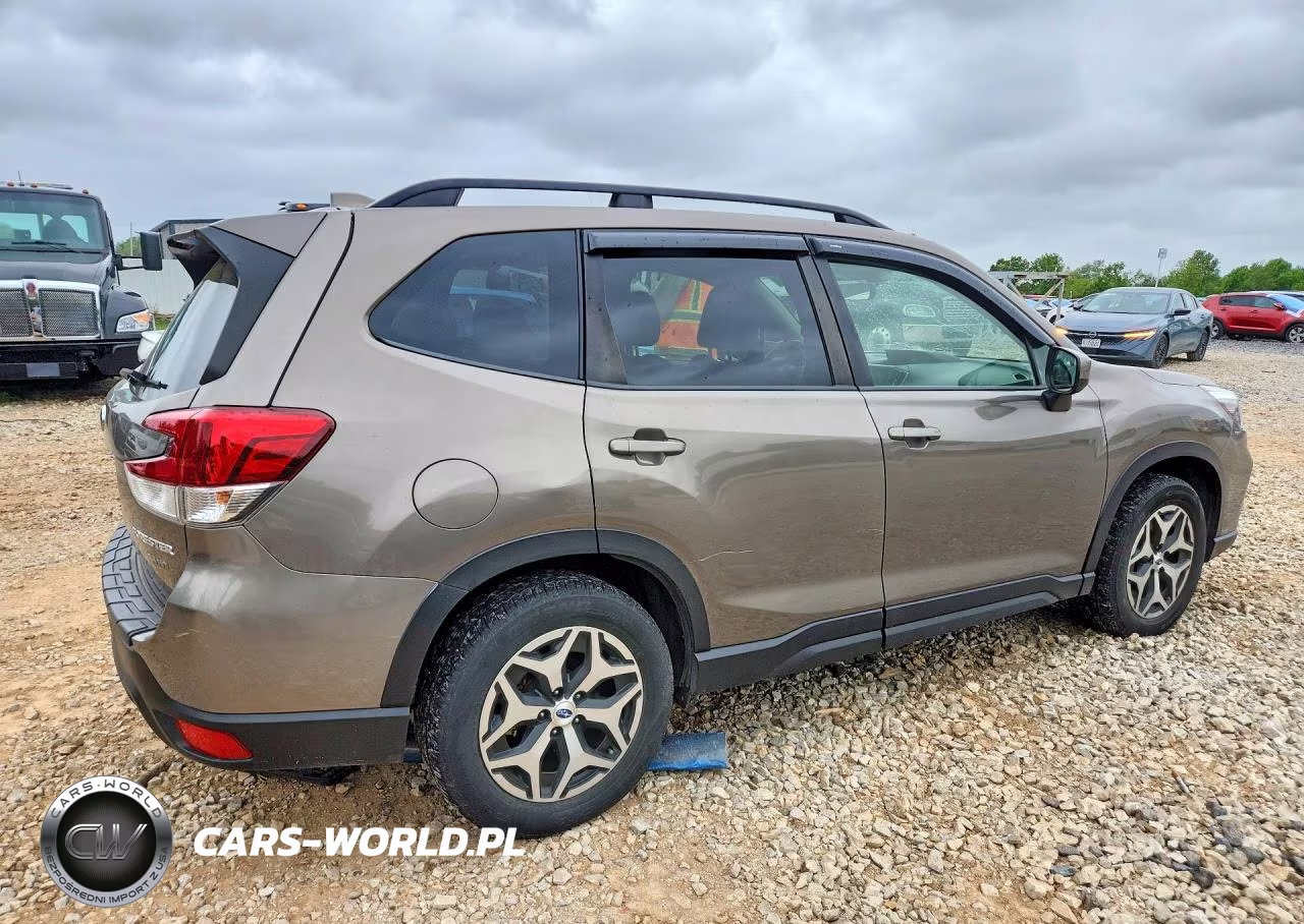 2020 Subaru Forester Premium VIN:JF2SKAJC5LH405926 - 3