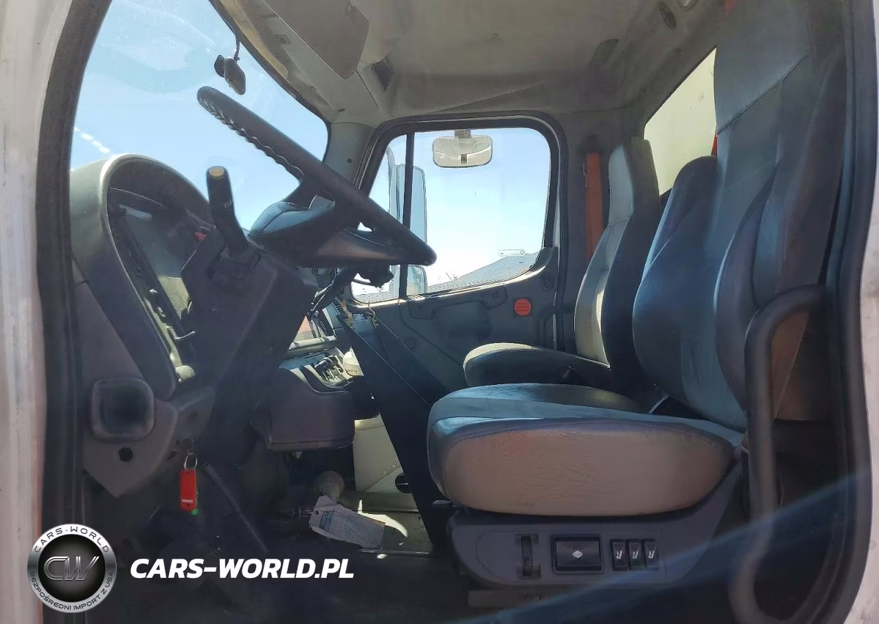2005 Freightliner Business Class M2 Box Truck VIN:1FVACXCS15HU04682 - 7