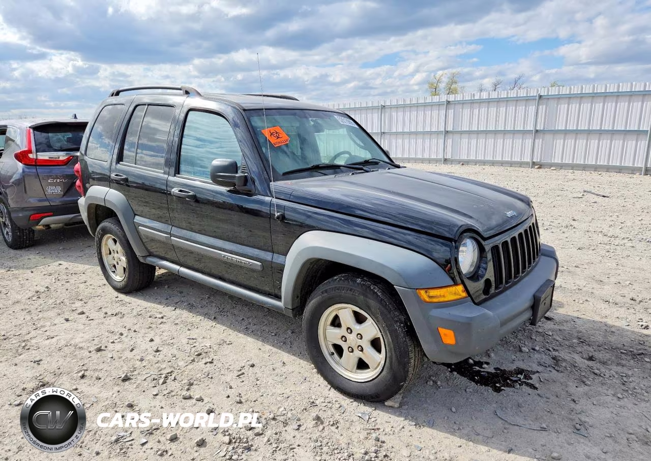 2005 Jeep Liberty Sport VIN:1J4GL48KX5W584229 - 4