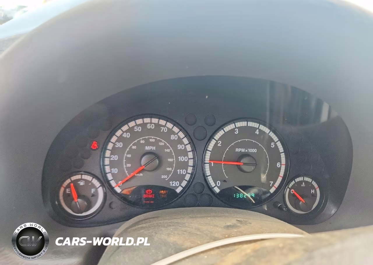2005 Jeep Liberty Sport VIN:1J4GL48KX5W584229 - 9