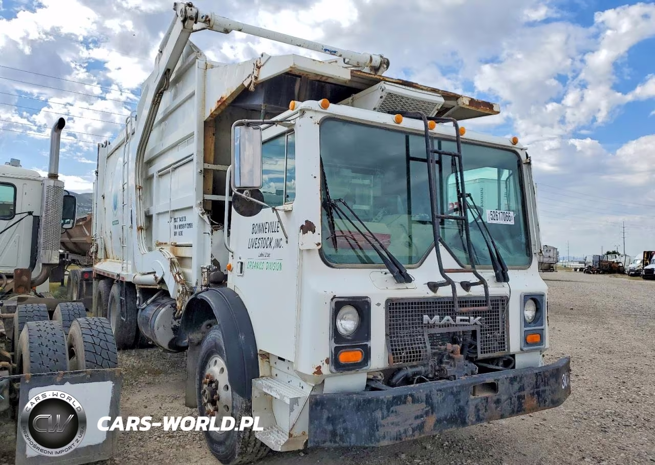 2002 Mack W Refuse Truck - Refuse Truck