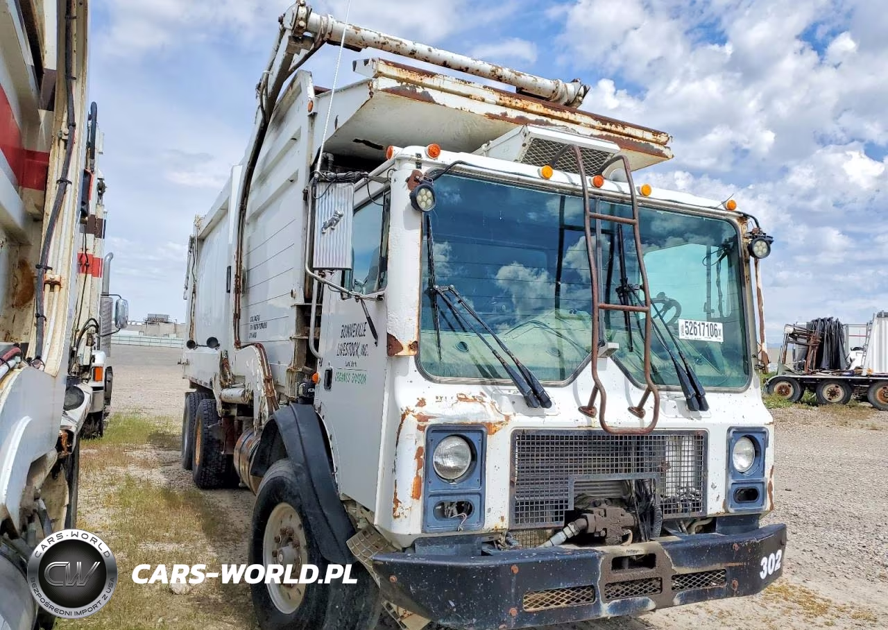 2002 Mack W Refuse Truck - Refuse Truck