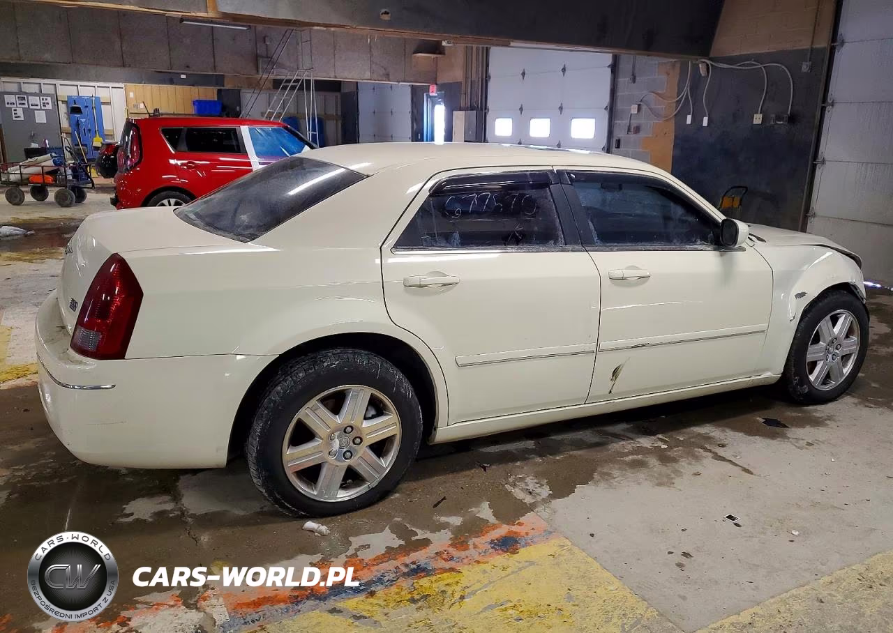 2005 Chrysler 300 Touring VIN:2C3JK53GX5H677570 - 3