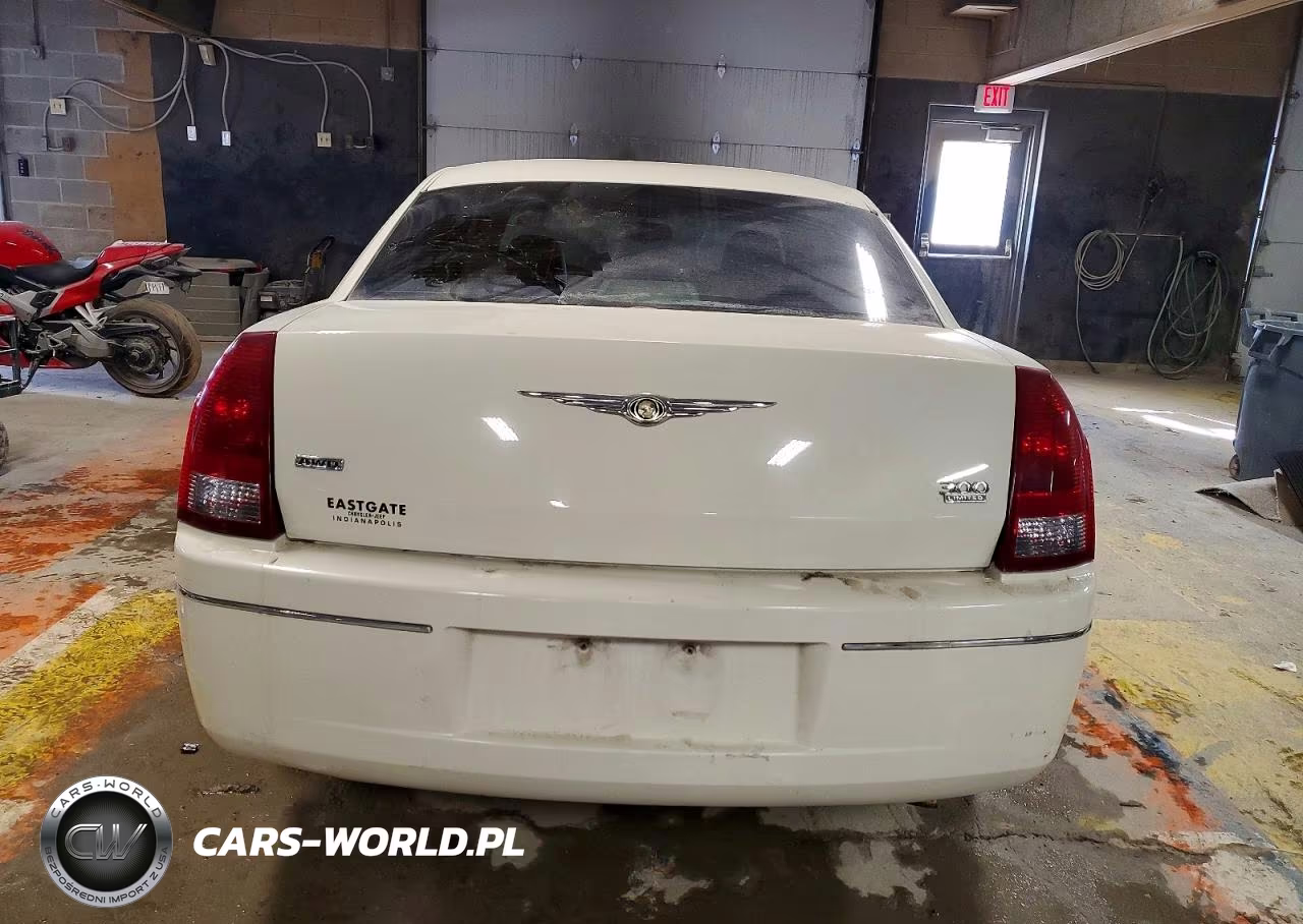 2005 Chrysler 300 Touring VIN:2C3JK53GX5H677570 - 6