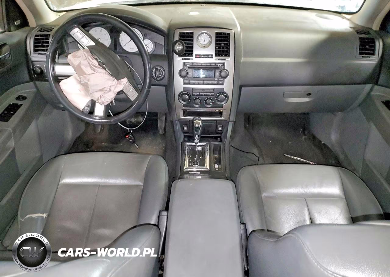 2005 Chrysler 300 Touring VIN:2C3JK53GX5H677570 - 8