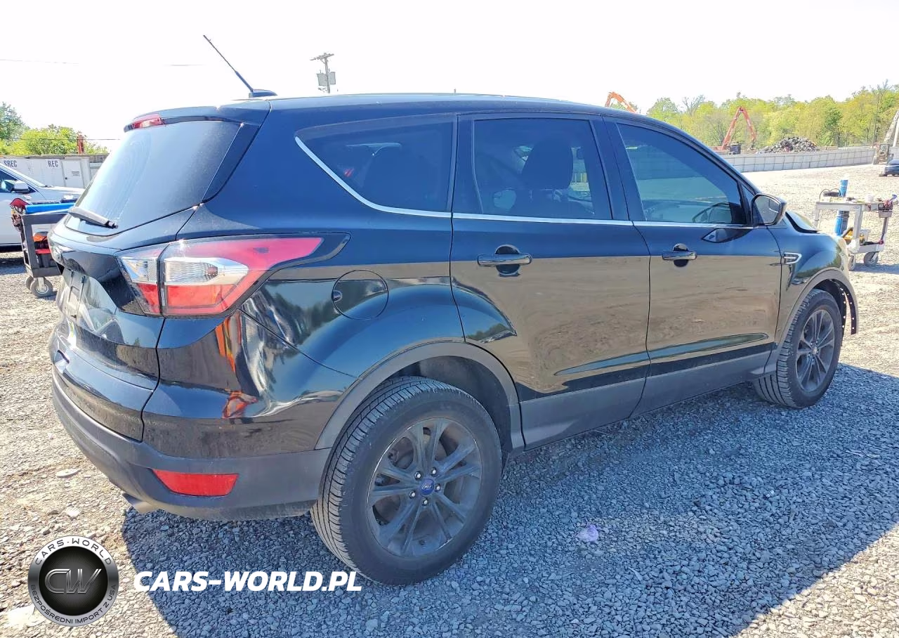 2017 Ford Escape Se VIN:1FMCU0GD2HUC73354 - 3