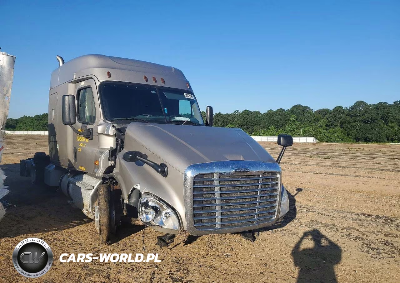 2015 Freightliner Cascadia Semi Truck