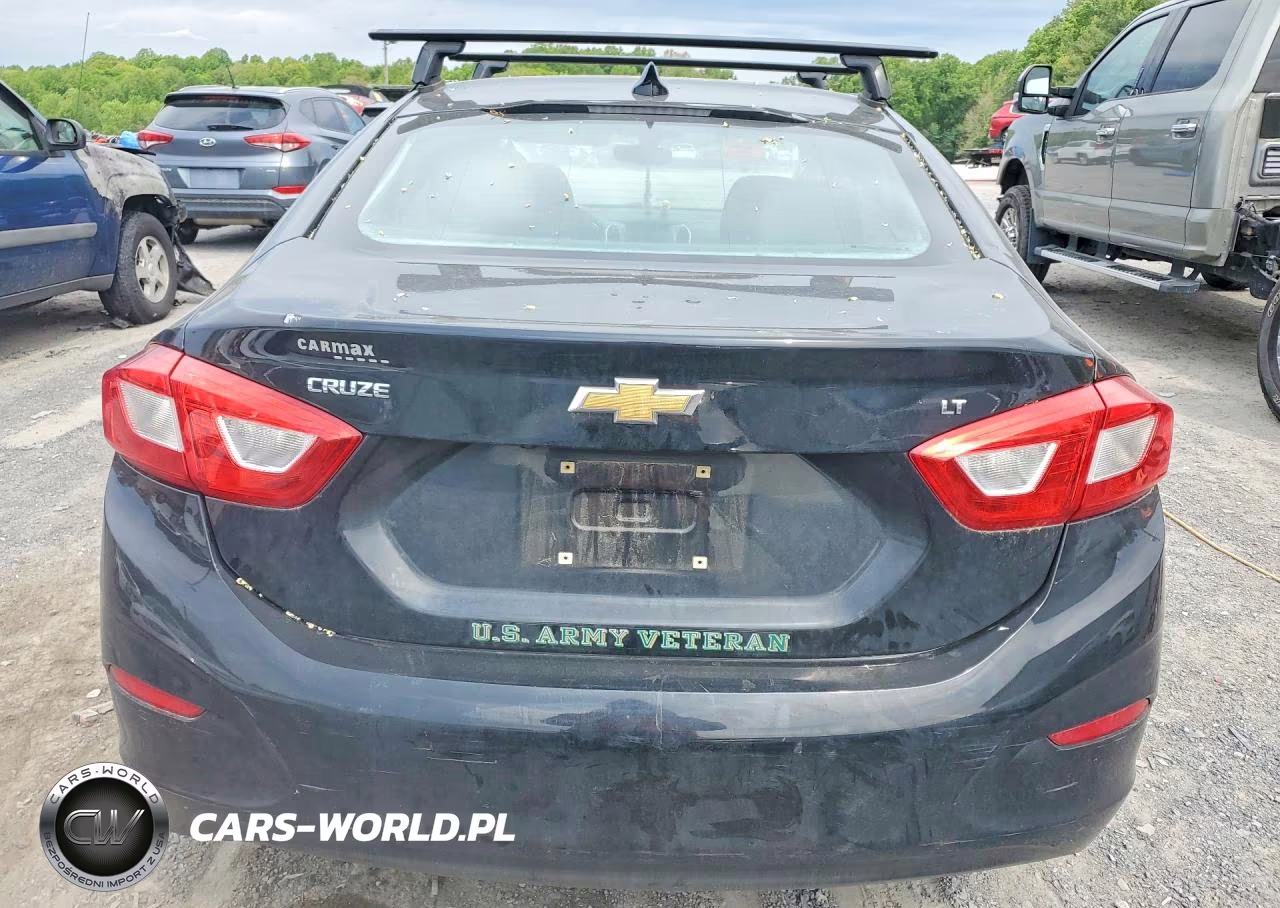 2017 Chevrolet Cruze VIN:1G1BE5SM5H7156411 - 6