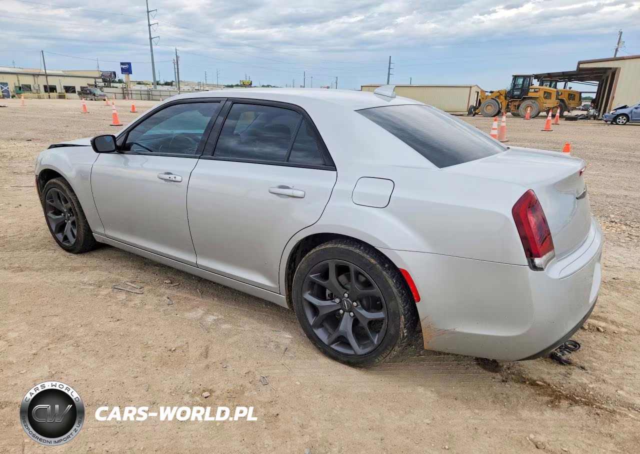2021 Chrysler 300 Touring VIN:2C3CCAAG6MH558432 - 2
