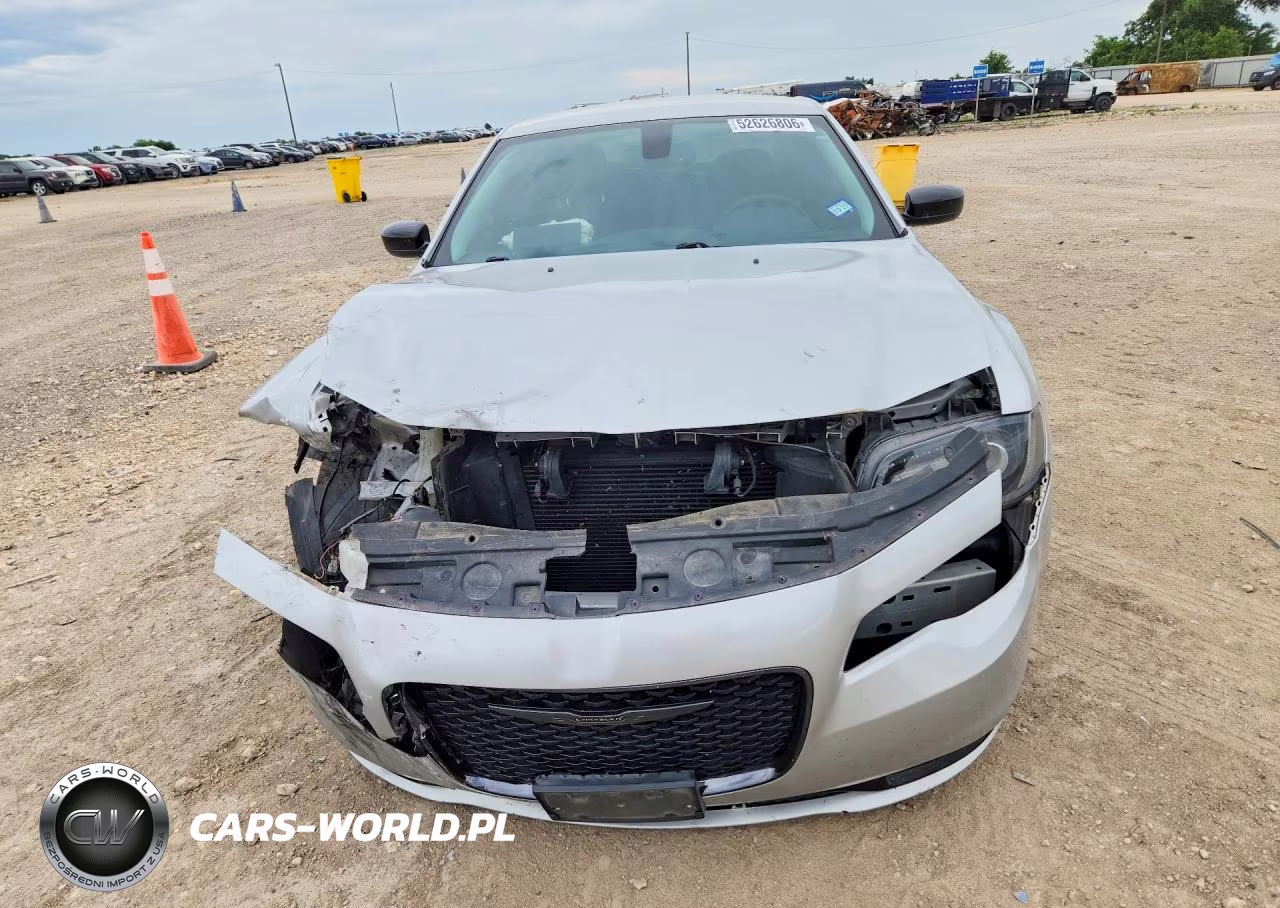 2021 Chrysler 300 Touring VIN:2C3CCAAG6MH558432 - 5