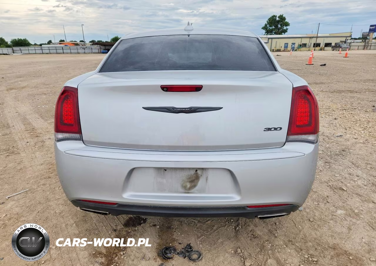 2021 Chrysler 300 Touring VIN:2C3CCAAG6MH558432 - 6