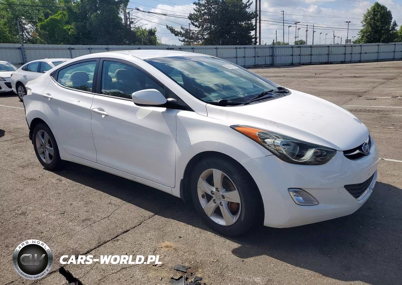 2013 Hyundai Elantra Gls VIN:5NPDH4AE1DH337510 - 4