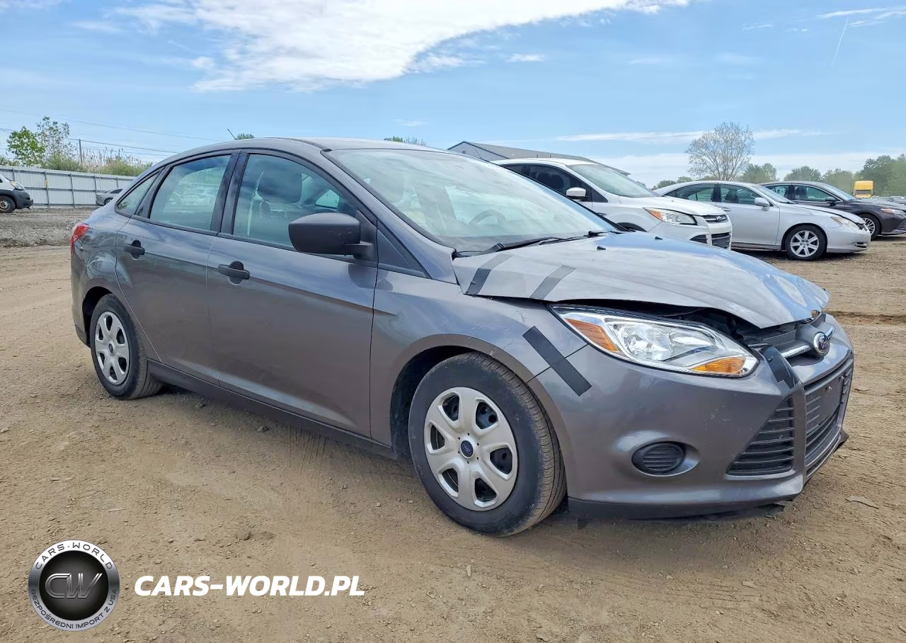 2014 Ford Focus S VIN:1FADP3E22EL412358 - 4