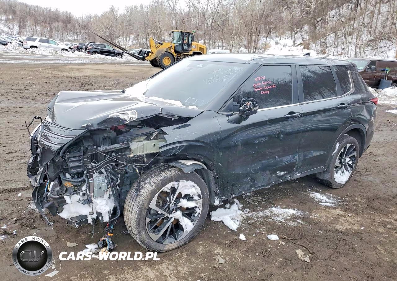2023 Mitsubishi Outlander Se
