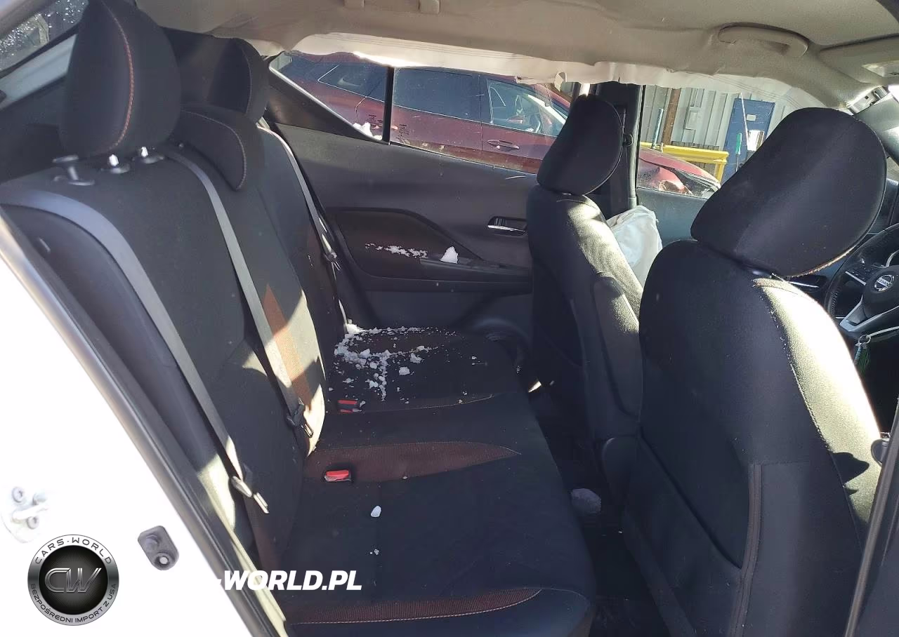 2019 Nissan Kicks Sr VIN:3N1CP5CU2KL520195 - 10