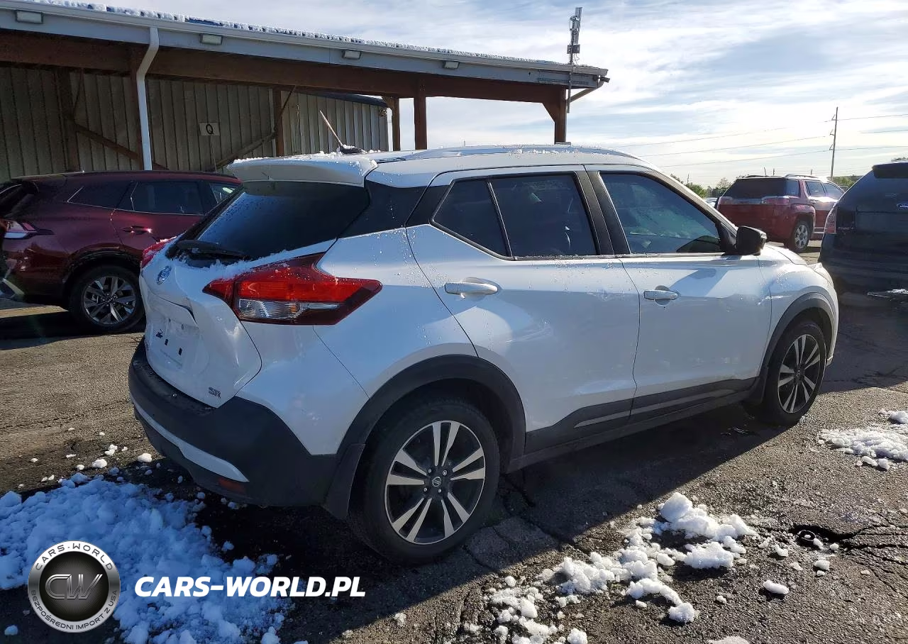 2019 Nissan Kicks Sr VIN:3N1CP5CU2KL520195 - 3