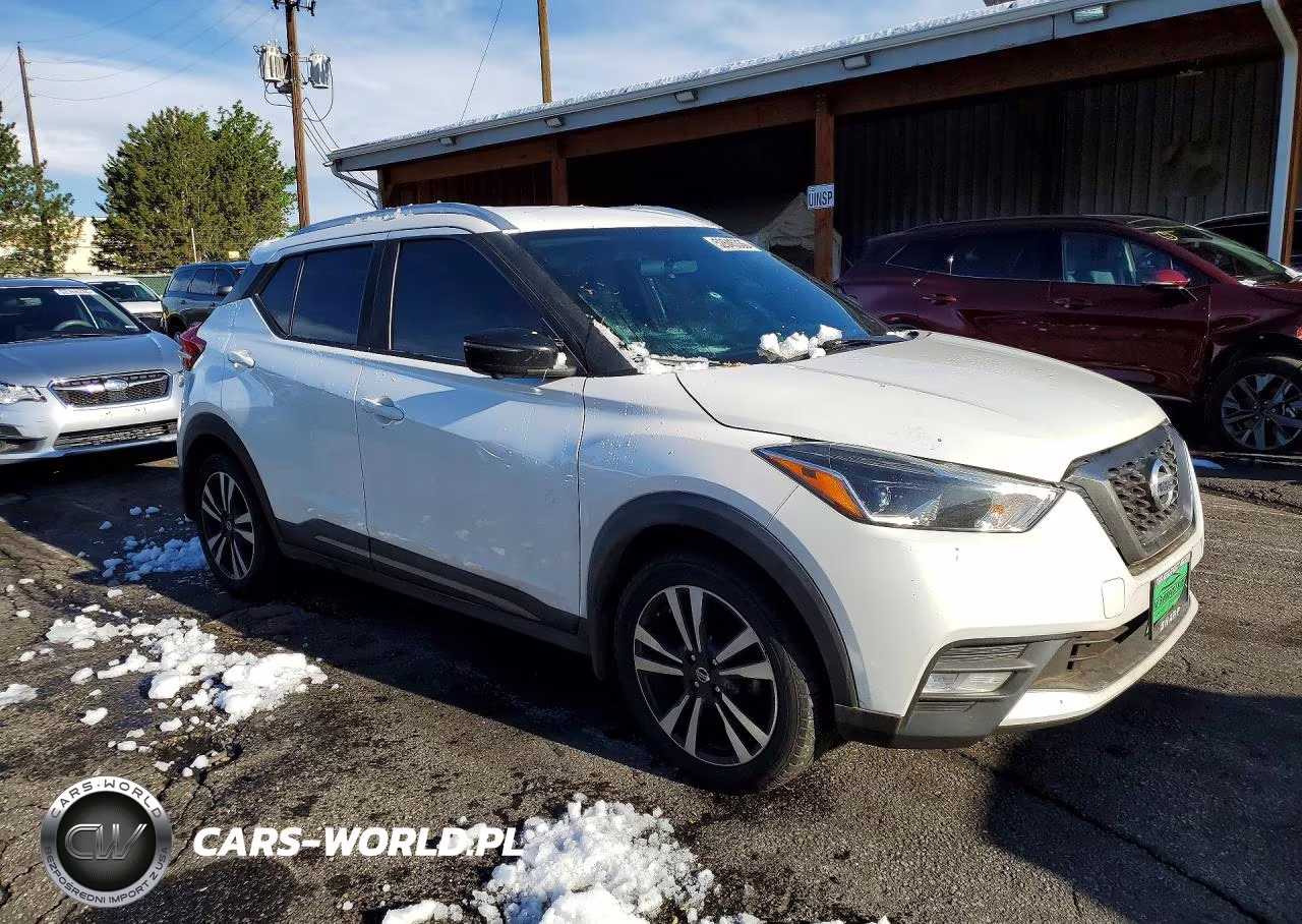 2019 Nissan Kicks Sr VIN:3N1CP5CU2KL520195 - 4
