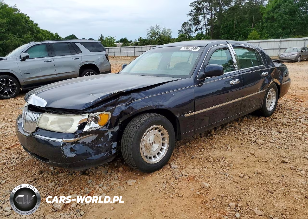 1999 Lincoln Town Car Executive
