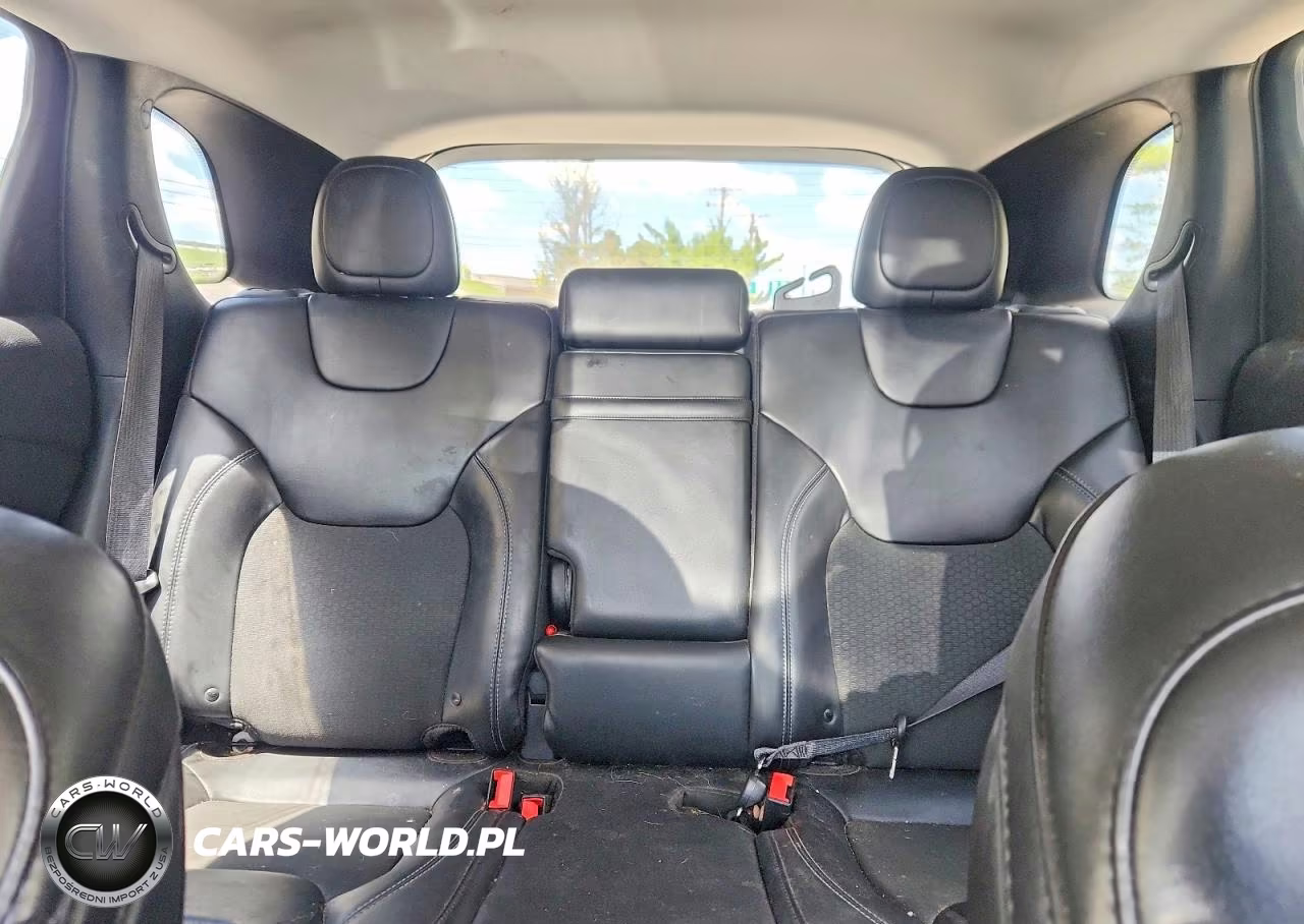 2019 Jeep Cherokee Latitude Plus VIN:1C4PJMLB6KD390341 - 10