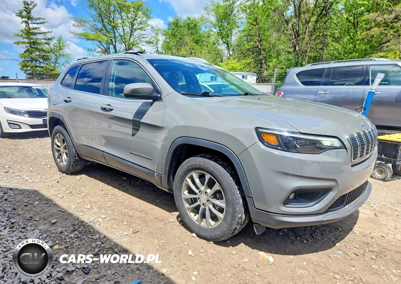 2019 Jeep Cherokee Latitude Plus VIN:1C4PJMLB6KD390341 - 4