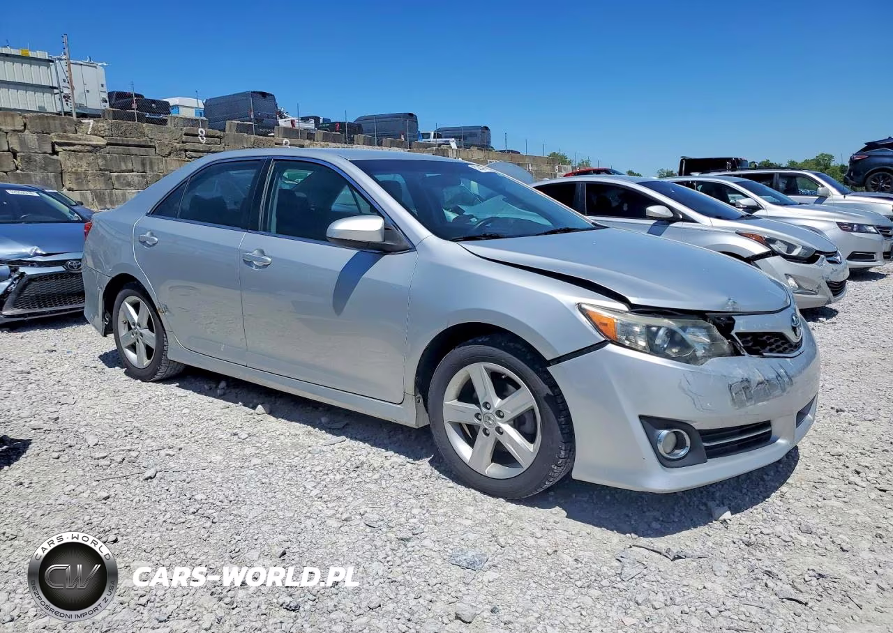 2013 Toyota Camry Se VIN:4T1BF1FK6DU685606 - 4