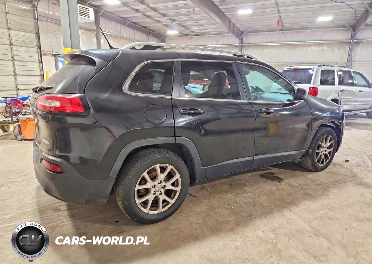 2015 Jeep Cherokee Latitude VIN:1C4PJLCB9FW507995 - 3