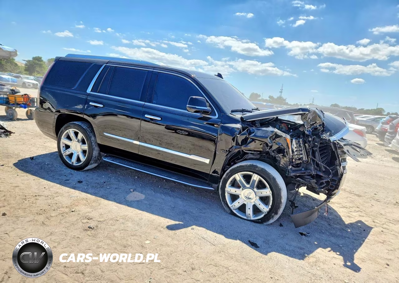 2018 Cadillac Escalade Luxury VIN:1GYS3BKJ7JR314009 - 4