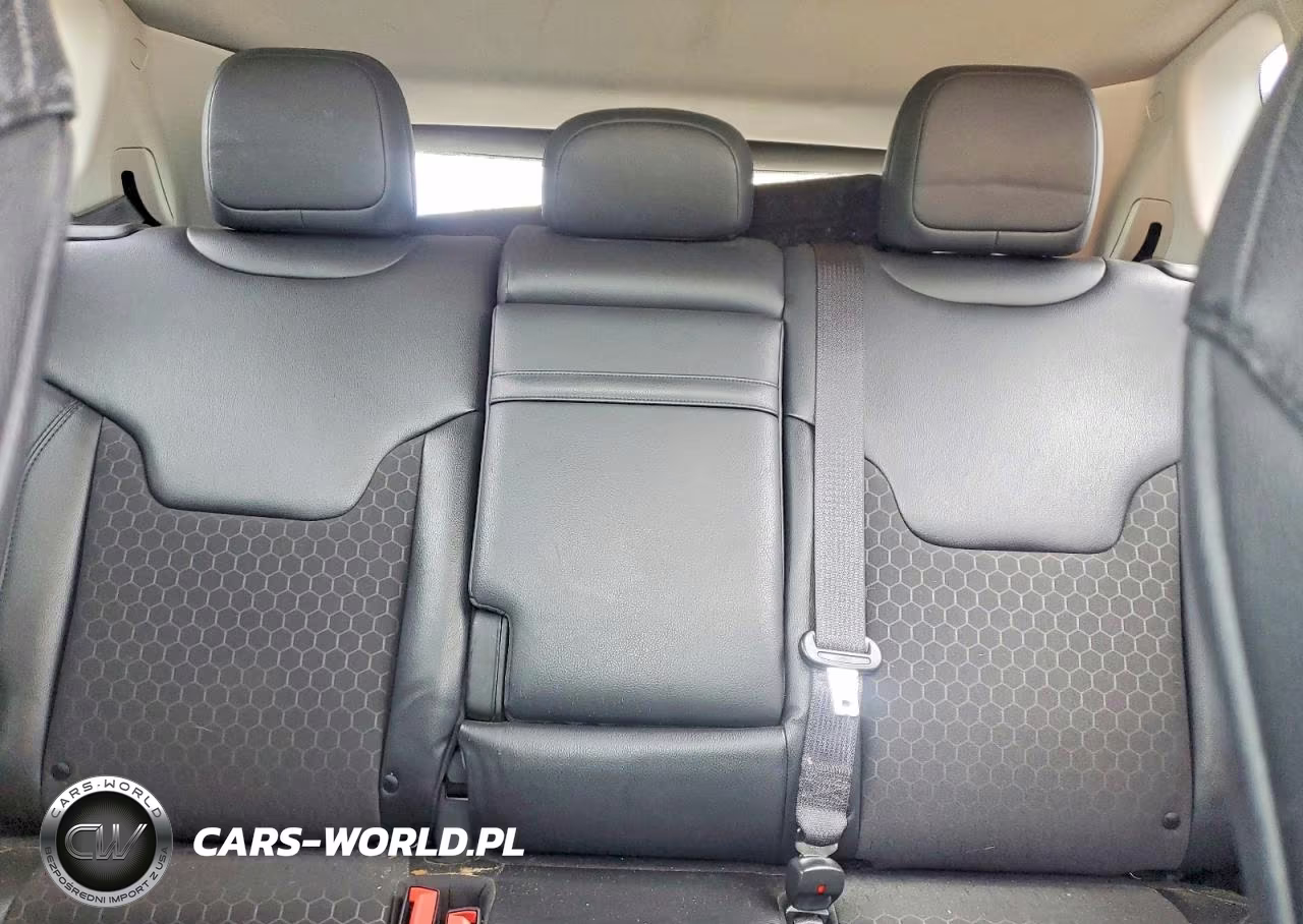 2019 Jeep Compass Latitude VIN:3C4NJDBB8KT740720 - 10