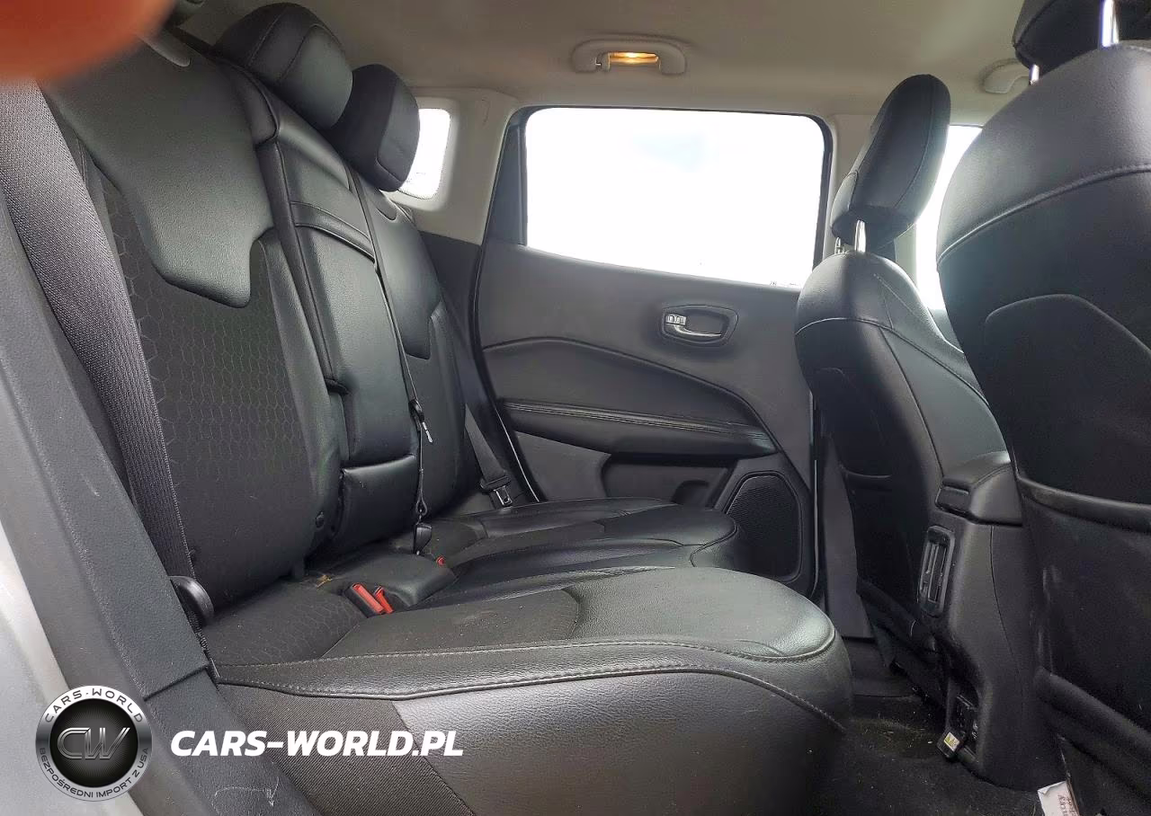 2019 Jeep Compass Latitude VIN:3C4NJDBB8KT740720 - 11