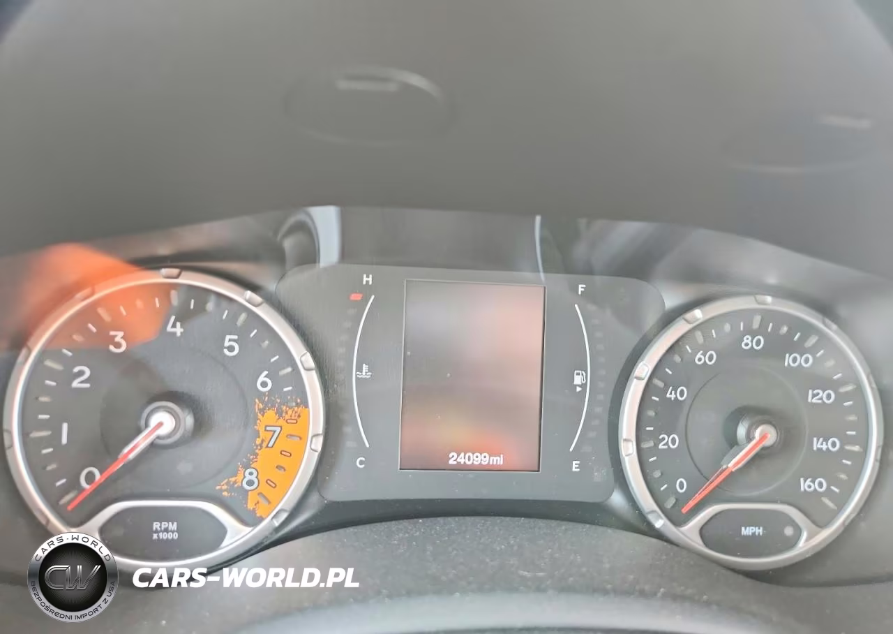 2018 Jeep Renegade Latitude VIN:ZACCJABB8JPJ43995 - 9