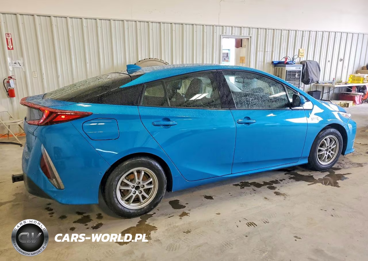 2018 Toyota Prius Prime Advanced VIN:JTDKARFP7J3074076 - 3
