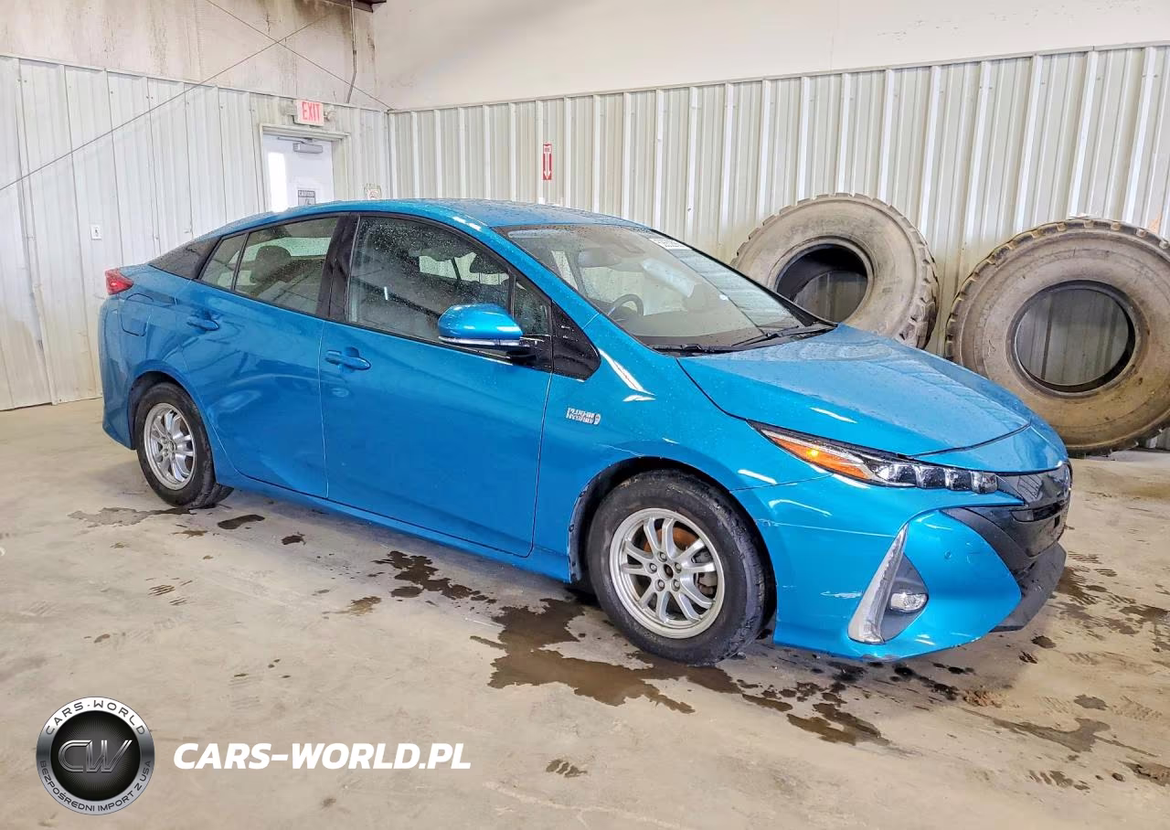 2018 Toyota Prius Prime Advanced VIN:JTDKARFP7J3074076 - 4