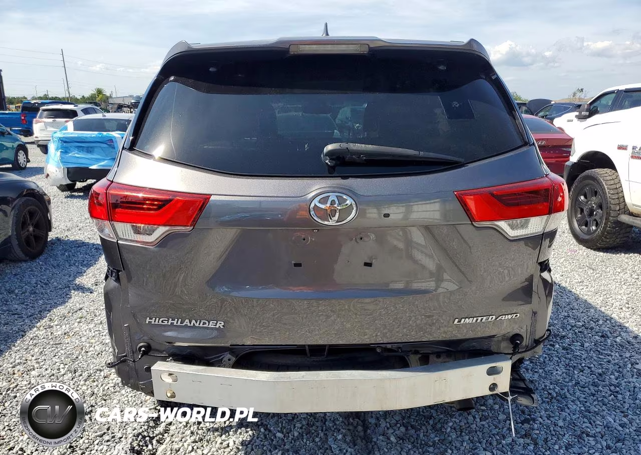 2018 Toyota Highlander Limited Platinum VIN:5TDDZRFH0JS900498 - 6
