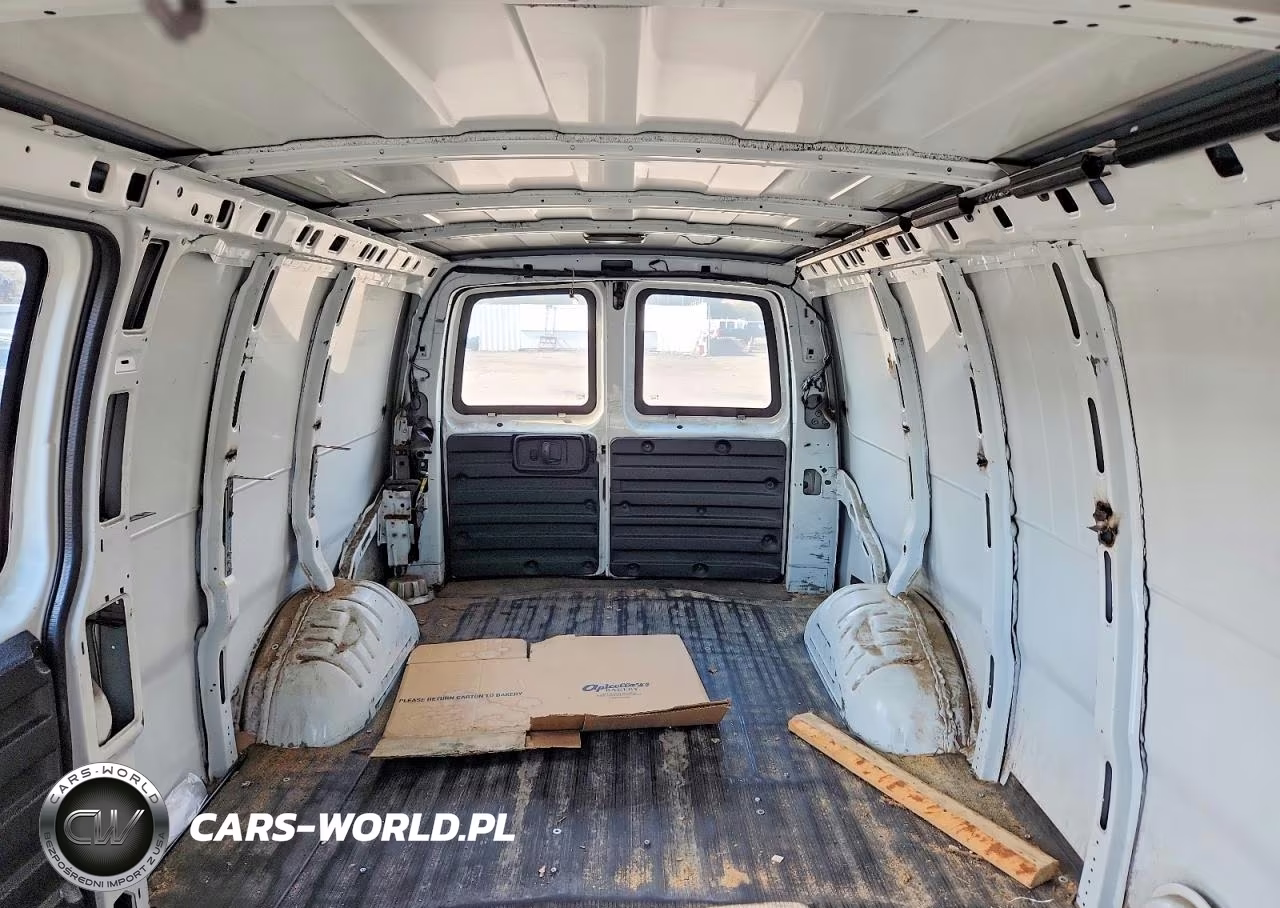 2012 Chev Express G2500 VIN:1GCWGGCAXC1144043 - 10