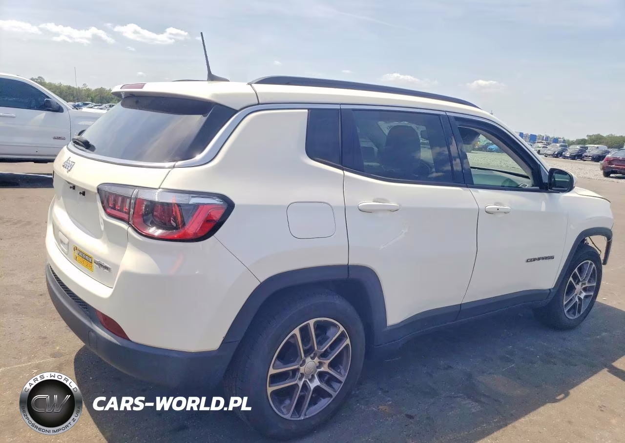 2019 Jeep Compass Latitude VIN:3C4NJCBB3KT834627 - 3