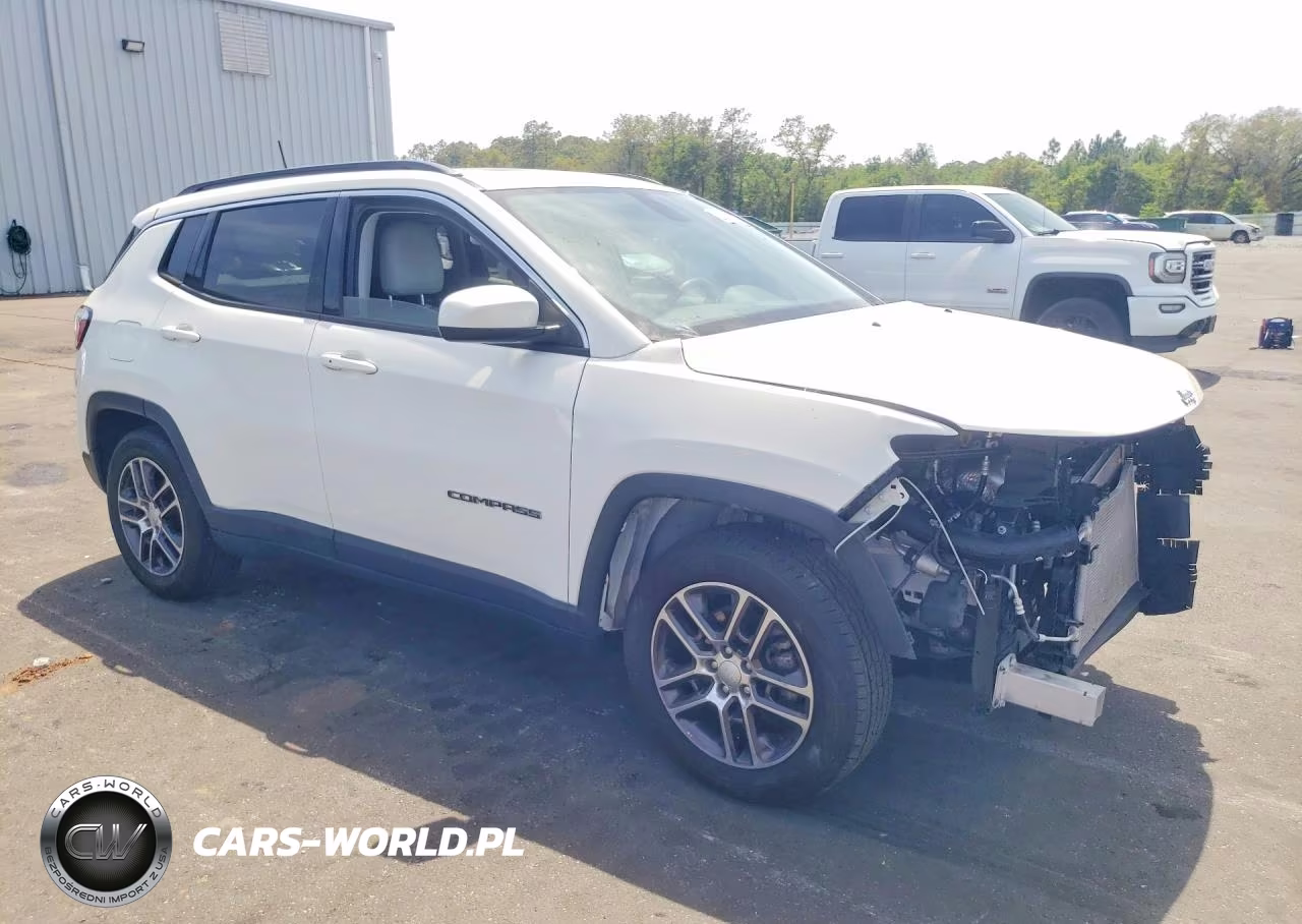 2019 Jeep Compass Latitude VIN:3C4NJCBB3KT834627 - 4