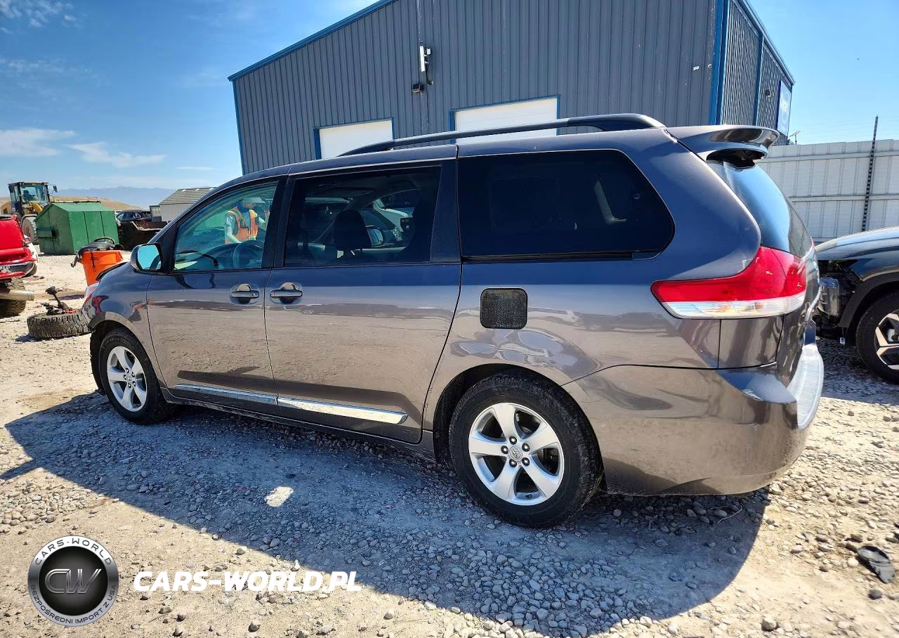 2011 Toyota Sienna Le VIN:5TDKK3DC9BS151346 - 2