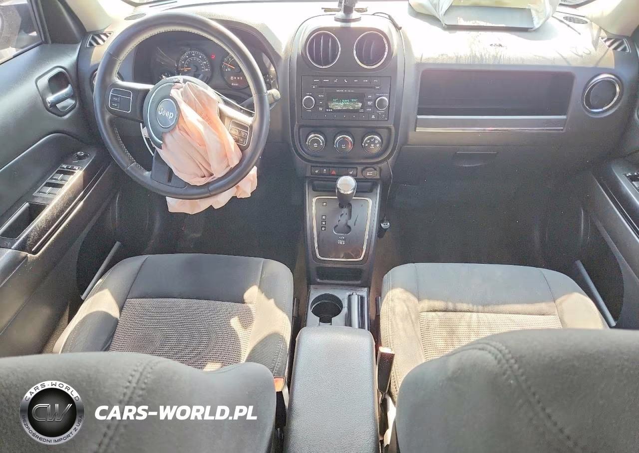 2014 Jeep Patriot Latitude VIN:1C4NJRFB0ED852770 - 8