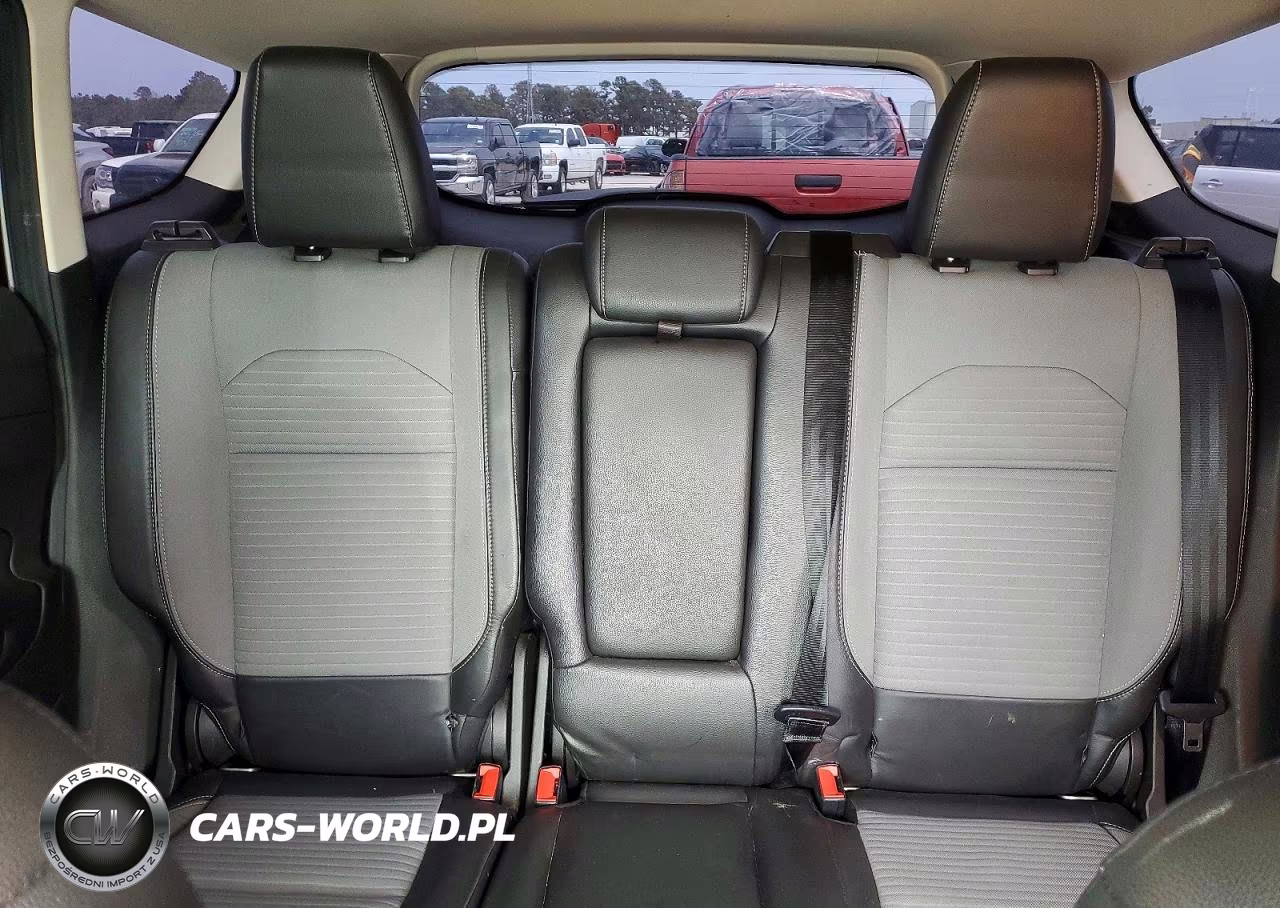 2017 Ford Escape Se VIN:1FMCU0GD6HUC34010 - 10